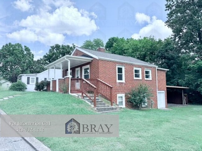 Building Photo - Cozy Brick Home with Huge Garage – Great K...