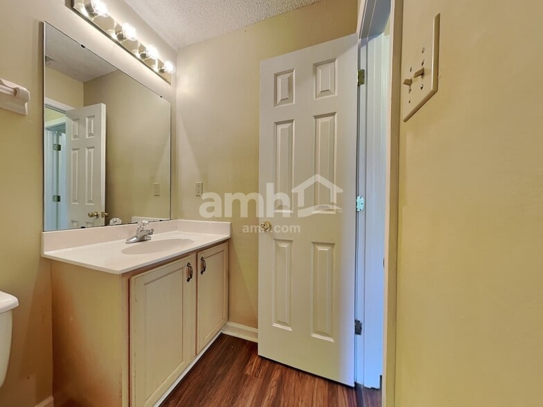 Building Photo - 5802 Eagleston Dr
