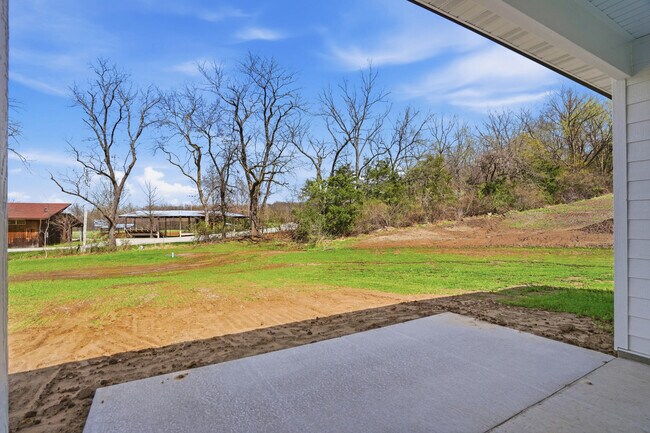 Building Photo - 1048 Stonehaven Dr