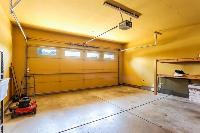 Building Photo - 824 Kimball Rd