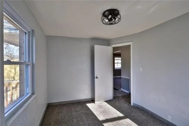 Building Photo - 711 S Northern Blvd