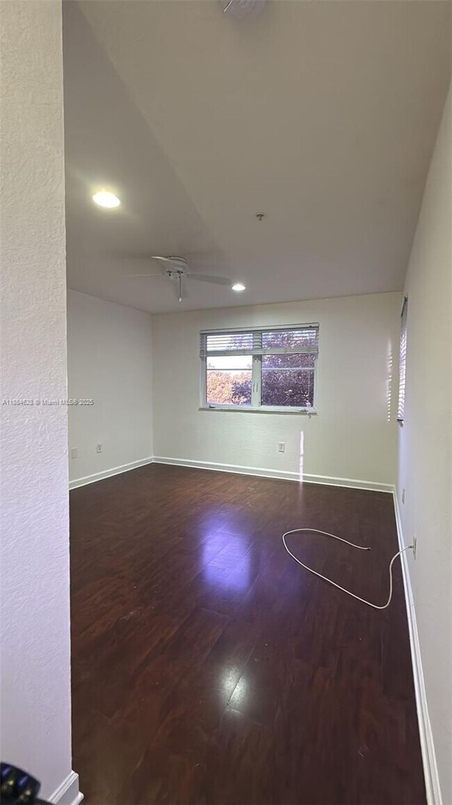 Building Photo - 17640 NW 73rd Ave