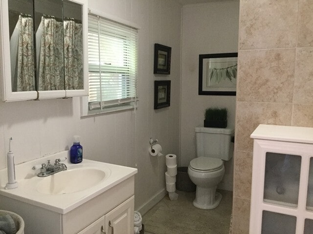 Building Photo - 2 bed + Den 1 bath Single Family House in Bahama Village