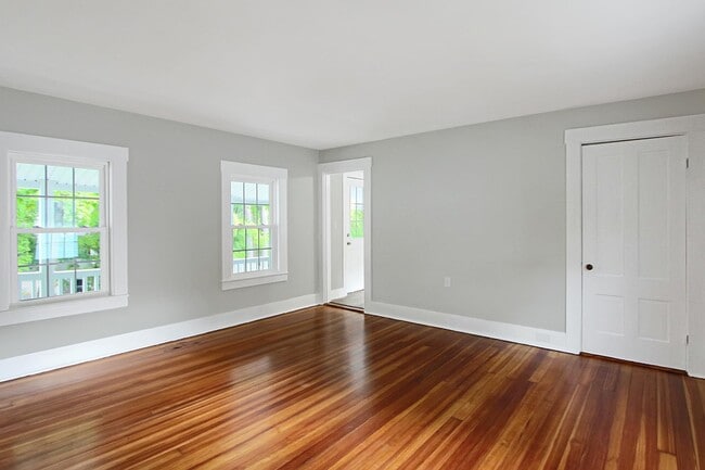 Building Photo - 35 Souhegan St