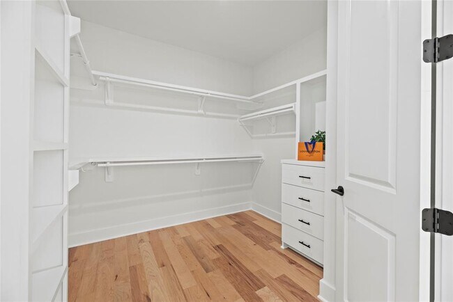 Building Photo - 424 Sikes St