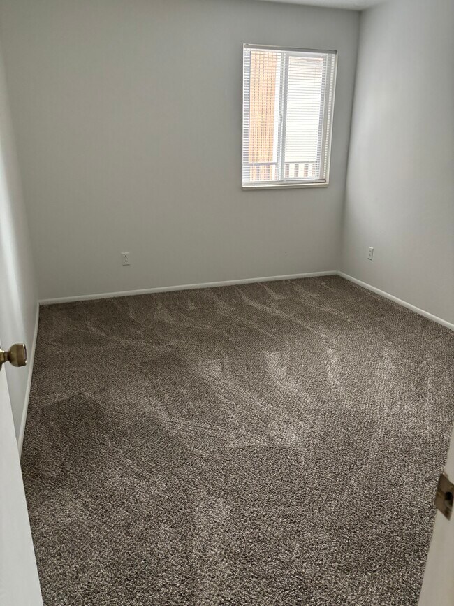 Building Photo - 1440 Vega Cir