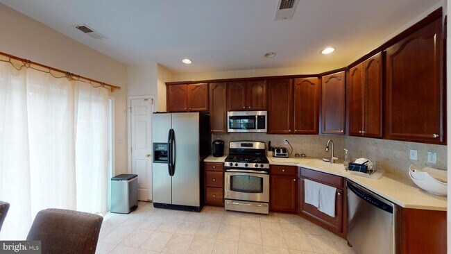 Building Photo - 206 Concord Pl
