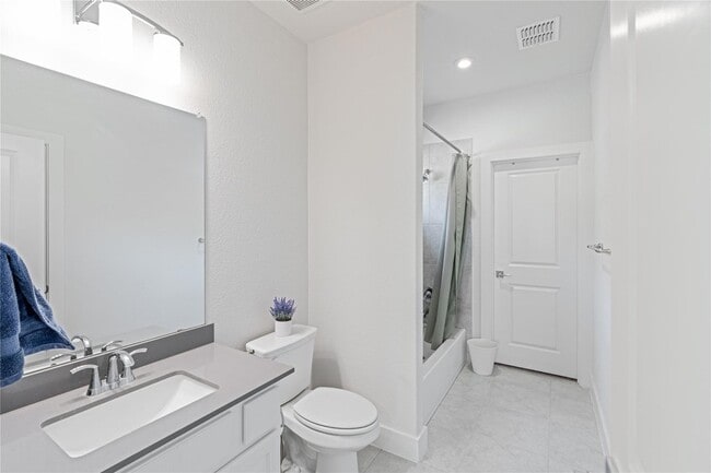 Building Photo - 312 Palatino Bend