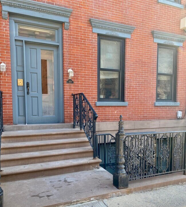 Building Photo - 619 Bloomfield St