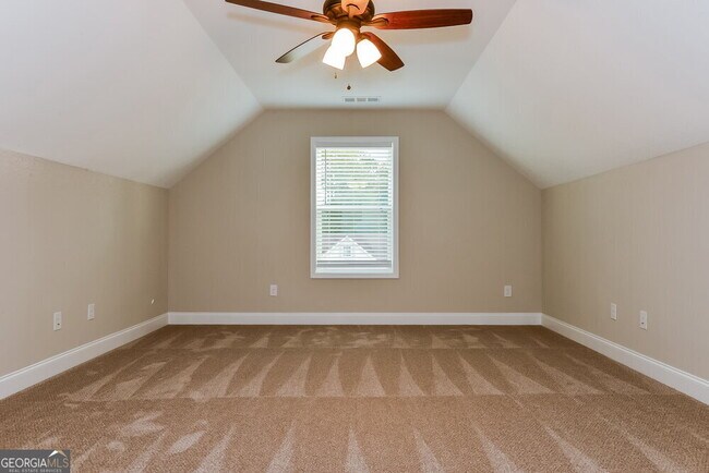 Building Photo - 320 Woodland Ridge Cir