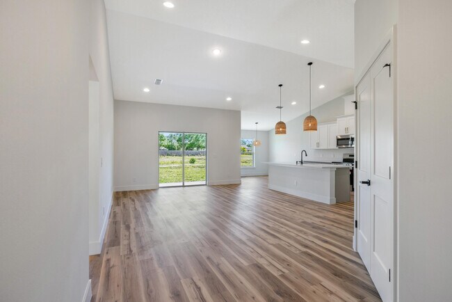 Building Photo - 2779 Quentin Ave SE