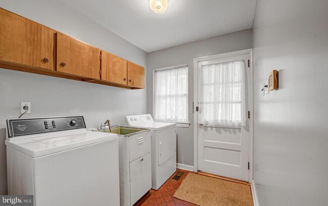 Building Photo - 11 Providence Rd