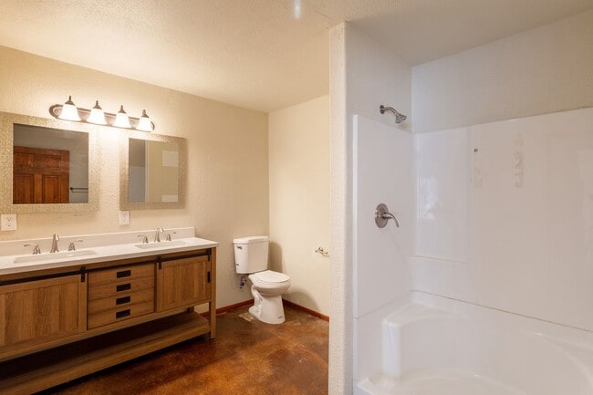 Building Photo - Durango 5 Bed 3 Bath Rental Home