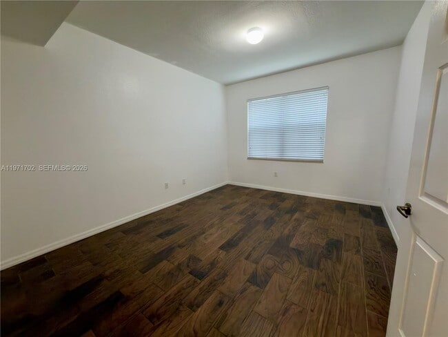 Building Photo - 8999 NW 107 Ct