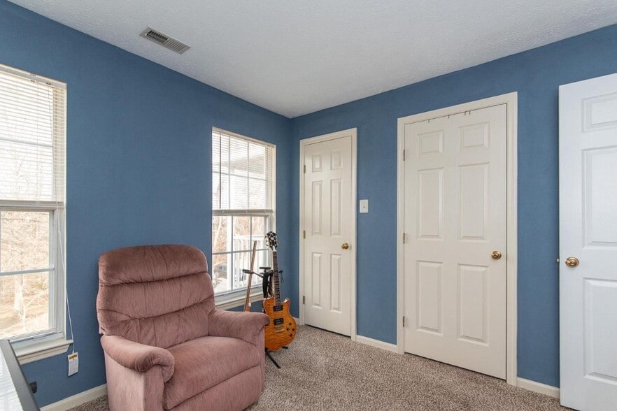 bedroom 2 - 1002 Markham Ct