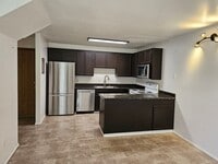 Building Photo - 2806 S Barnette St