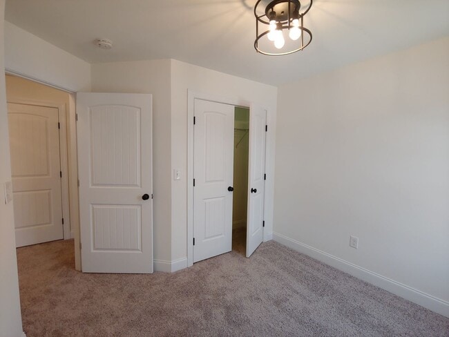Building Photo - 3 Bedroom, 2.5 Bath Townhome Close to UTC!