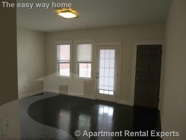 Building Photo - 6 Giles Park