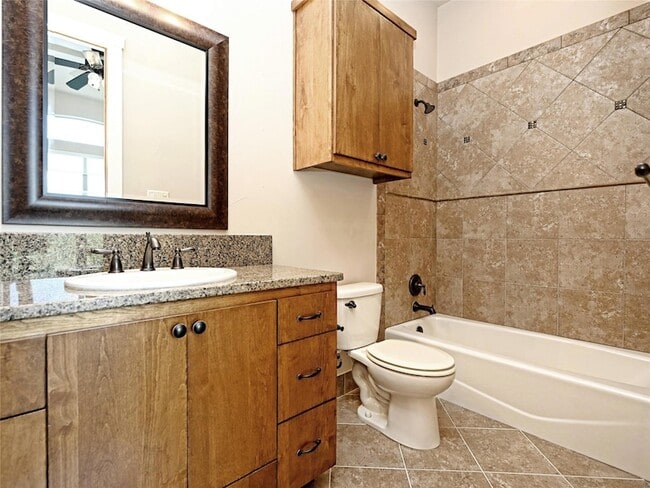 Building Photo - 3001 Noack Dr