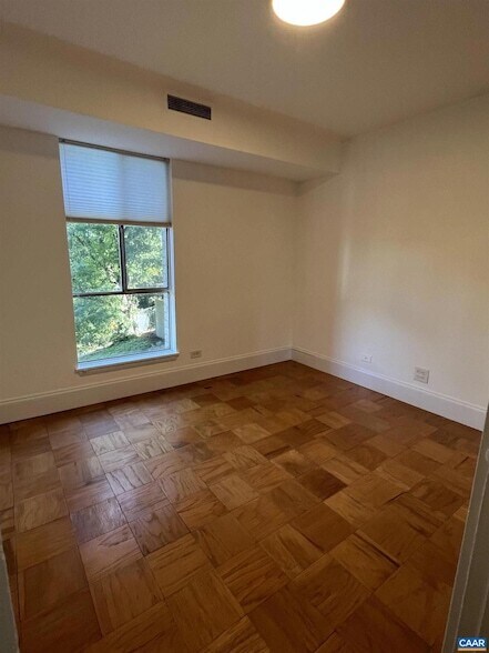 Building Photo - 511 1st St N