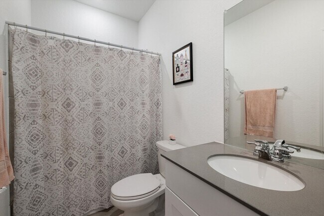 Building Photo - Move-In Ready Gem with Open Layout & Prime Location