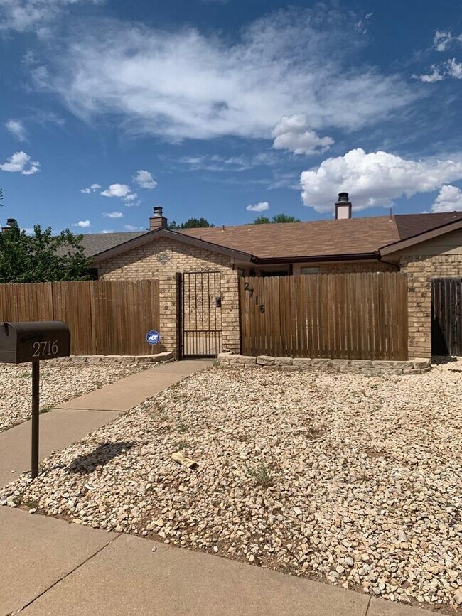 Building Photo - 2716 Rocky Lane Road - 1