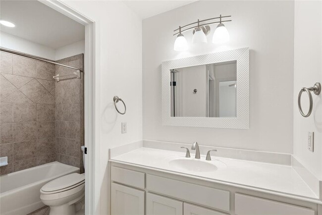 Building Photo - 700 Grey Fox Trail