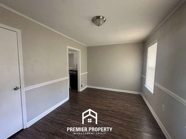 Building Photo - Beautiful 3BR/2BA Bartlett Cove | 1,668 Sq Ft, Brick Fireplace & Dual Dining Areas