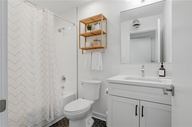 Building Photo - 260 18th St NW