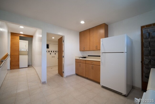 Building Photo - 1 Bd 1 Ba 1Pkg -Palolo - small pet negotia...