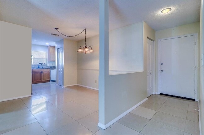 Building Photo - 1915 Saginaw Ct