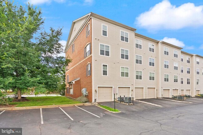 Building Photo - 9502 Lee Ct