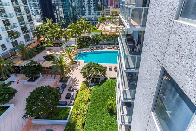 Building Photo - 1050 Brickell Ave