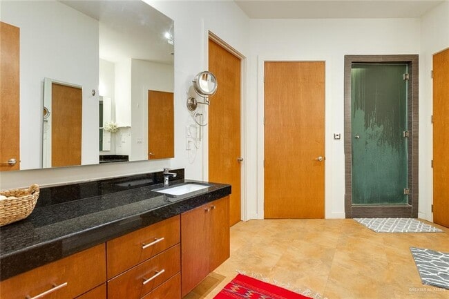 Building Photo - 15 N 43rd St