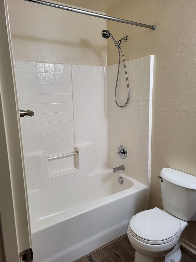 Building Photo - 661 Belmont Way