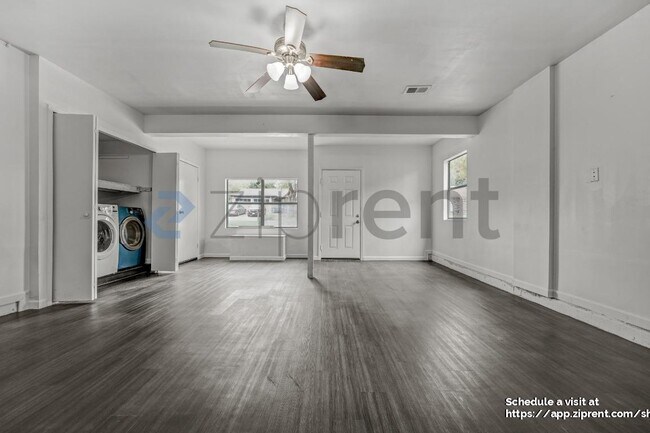 Building Photo - 4708 Carsonhill Dr