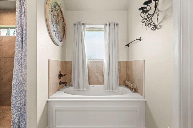 Building Photo - 2253 N Payton Ct