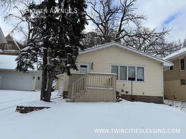 Primary Photo - Updated 4 Bedroom 3 Bathroom - Single Fami...