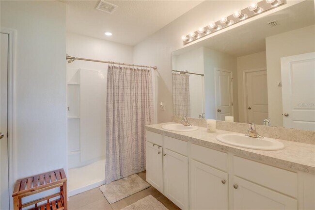 Building Photo - 4940 SW 97th Pl