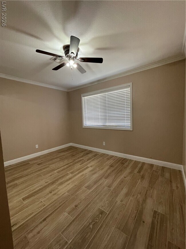 Building Photo - 717 Nectarine Ct