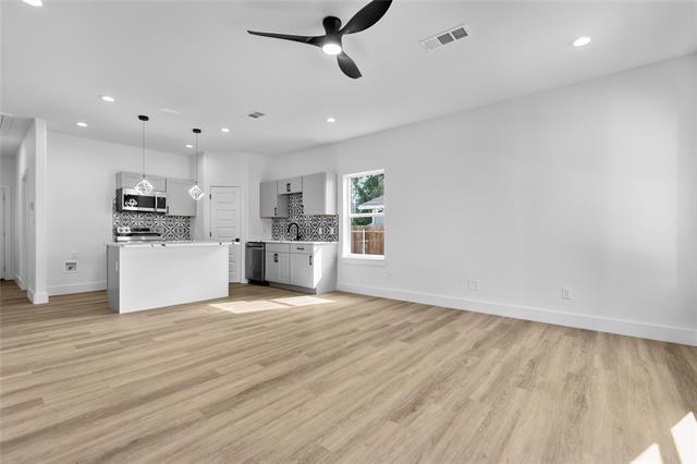 Building Photo - 2724 Swanson St