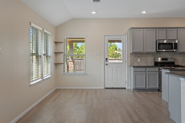 Building Photo - 323 Jewett Meadow Dr