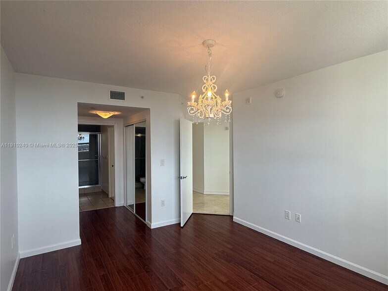 Building Photo - 19501 W Country Club Dr