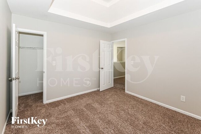 Building Photo - 123 Elba Dr
