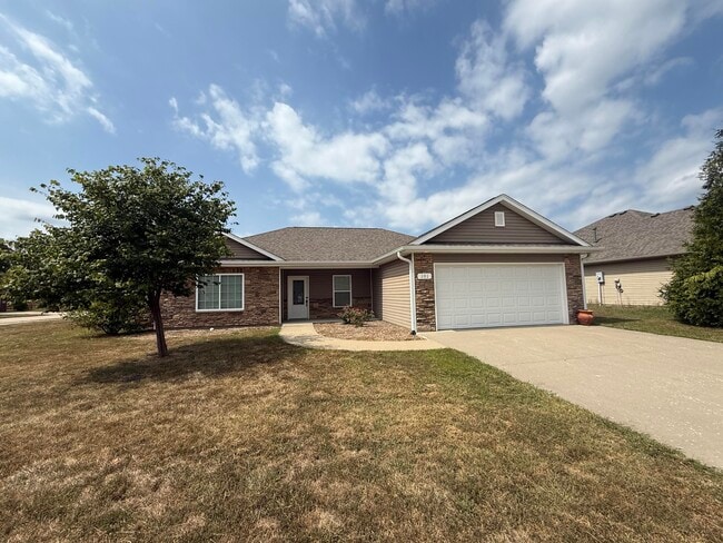 Primary Photo - 101 Ulster Dr