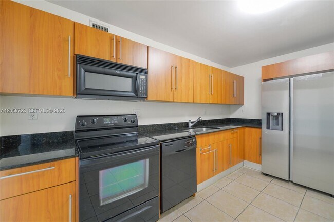 Building Photo - 3001 S Ocean Dr
