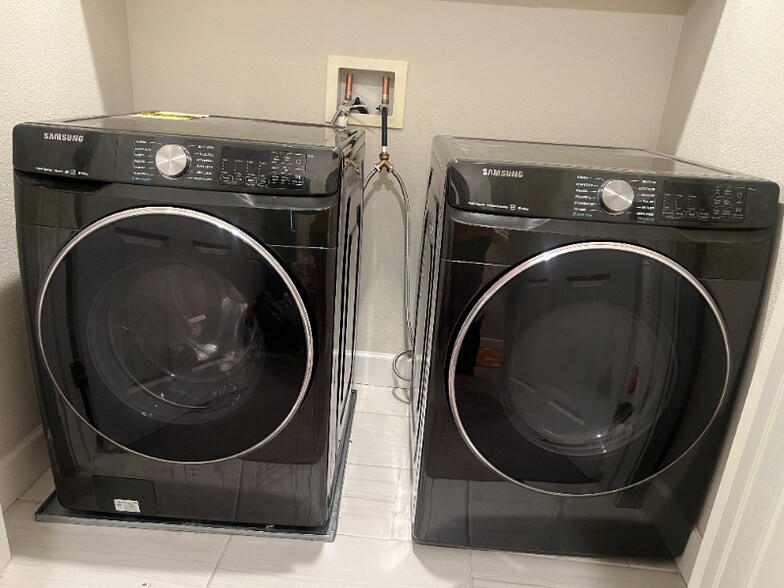 Building Photo - 81 S Milpitas Blvd