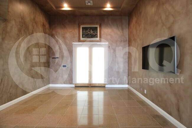Building Photo - 15118 E Camelview Dr