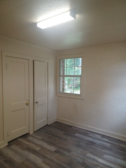 Building Photo - 3023 Eaton St
