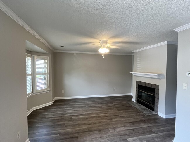Building Photo - 166 Carlyle Cir